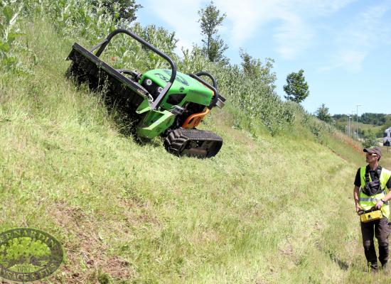 Débroussaillage fauchage talus en pente